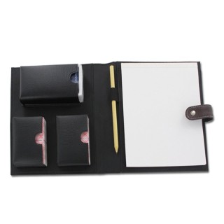 ETUI AVEC 3 JEUX DE CARTES, BLOC PAPIER ET CRAYON - PVC